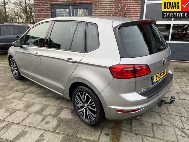Volkswagen GOLF SPORTSVAN 1.2 TSI ALLSTAR 110pk 4 cilinder motor ( Navigatie, Trekhaak, Adaptive Cruise control, PDC voor en achter) RIJKLAARPRIJS!