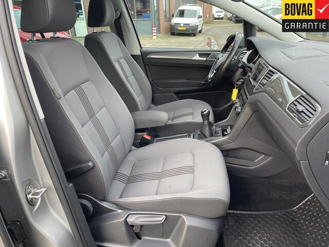 Volkswagen GOLF SPORTSVAN 1.2 TSI ALLSTAR 110pk 4 cilinder motor ( Navigatie, Trekhaak, Adaptive Cruise control, PDC voor en achter) RIJKLAARPRIJS!