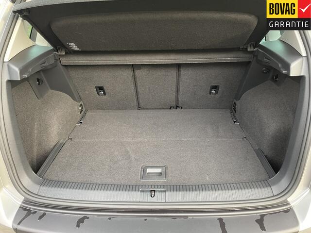 Volkswagen GOLF SPORTSVAN 1.2 TSI ALLSTAR 110pk 4 cilinder motor ( Navigatie, Trekhaak, Adaptive Cruise control, PDC voor en achter) RIJKLAARPRIJS!