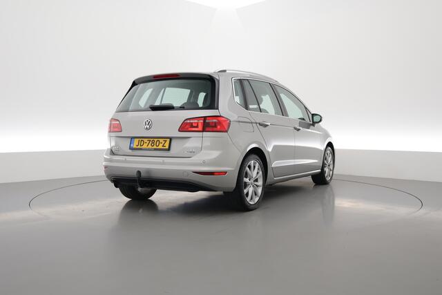 Volkswagen GOLF SPORTSVAN 1.2 TSI Highline DSG | Camera | All Seasons | Trekhaak | Clima | PDC