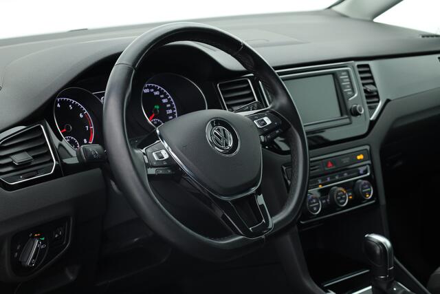 Volkswagen GOLF SPORTSVAN 1.2 TSI Highline DSG | Camera | All Seasons | Trekhaak | Clima | PDC