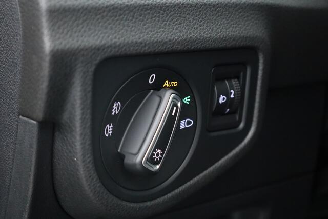 Volkswagen GOLF SPORTSVAN 1.2 TSI Highline DSG | Camera | All Seasons | Trekhaak | Clima | PDC