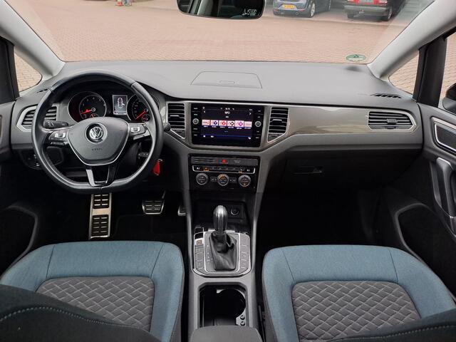 Volkswagen GOLF SPORTSVAN 1.5 TSI ACT Highline IQ.Drive | ACC | Trekhaak | Navi | PDC | Stoelverwarming | All-seasons |