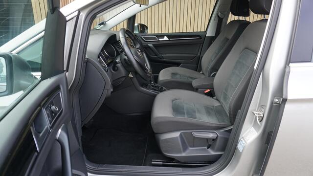 Volkswagen GOLF SPORTSVAN 1.5 TSI 131pk DSG Highline Edition LED Trekhaak 17inch LM Navi Adaptive Cruise Control *1 Eigenaar* 74539km!