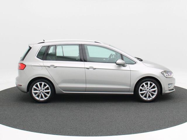 Volkswagen GOLF SPORTSVAN 1.4 TSi 125 Pk Automaat Highline | Cruise Control | Navigatie | Bluetooth | Parkeersensoren | Stoelverwarming | Trekhaak | 17 Inch