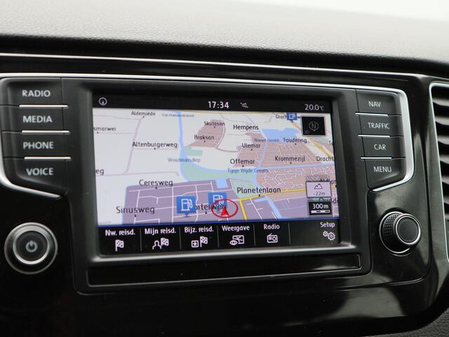 Volkswagen GOLF SPORTSVAN 1.4 TSi 125 Pk Automaat Highline | Cruise Control | Navigatie | Bluetooth | Parkeersensoren | Stoelverwarming | Trekhaak | 17 Inch