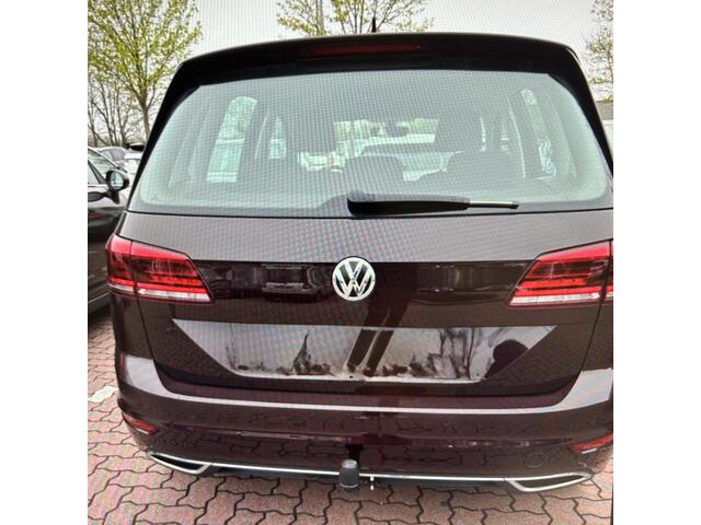 Volkswagen GOLF SPORTSVAN 1.5 TSI ACT AUTOMAAT HIGHLINE EDITION. LED / NAVI / CRUISE / TREKHAAK / RIJKLAAR