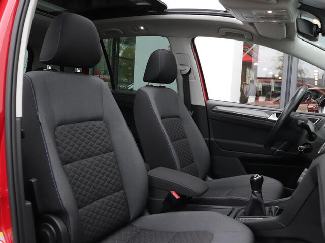 Volkswagen GOLF SPORTSVAN 1.5 TSI ACT Comfortline | Panorama dak | Inklapbare Trekhaak | Stoelverwarming| Adaptive Cruise Control |