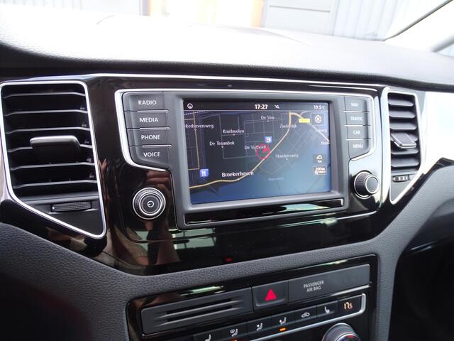 Volkswagen GOLF SPORTSVAN 1.4 TSI Highline Automaat, F1-Flippers, Navigatie, Multimedia, Airco/ECC, CruiseControl, Stoelverwarming, Trekhaak afneembaar, Parkeersensoren, Lm-velgen, Bedienbaar stuur