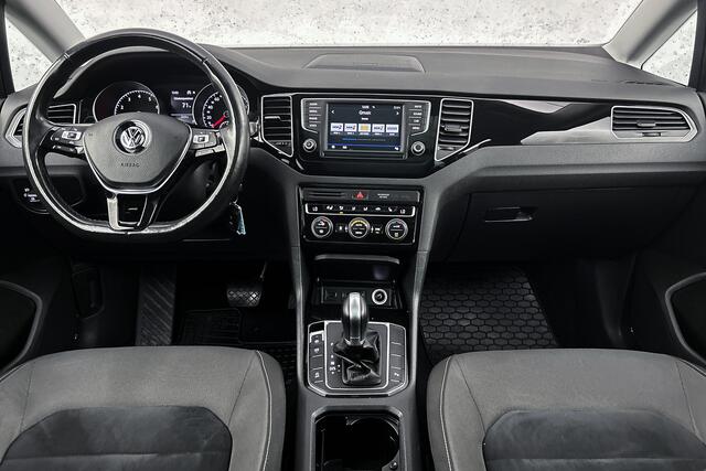Volkswagen GOLF SPORTSVAN 1.4 TSI Highline | Adaptief cruise control | Elektrisch panoramadak | Apple carplay | Camera