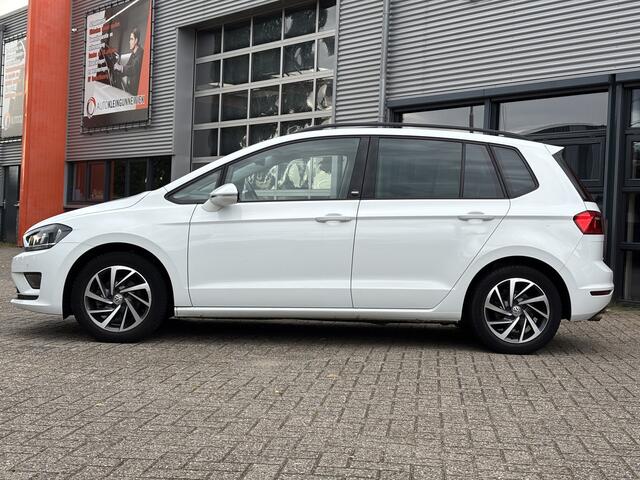 Volkswagen GOLF SPORTSVAN 1.2 TSI Highline Business All-season banden / Trekhaak / Apple/Android Carplay / Parkeersensoren v+a / Navi / Adaptieve cruise control