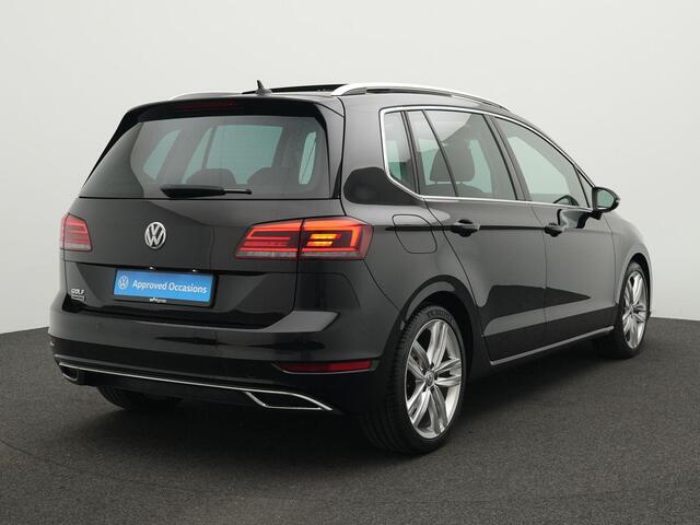 Volkswagen GOLF SPORTSVAN 1.5 TSI 150 pk ACT Highline Edition | Panoramadak | Trekhaak | Achteruitrijcamera | Navigatie | Stoelverwarming | Massage