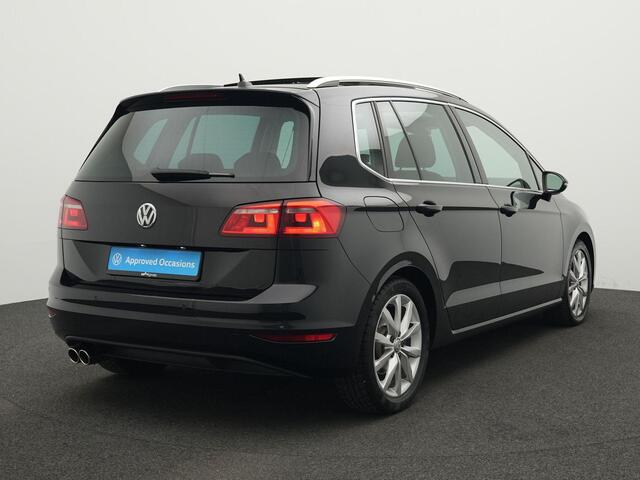 Volkswagen GOLF SPORTSVAN 1.4 TSI 150 pk DSG Highline | Panoramadak | Trekhaak | Achteruitrijcamera | Navigatie | Stoelverwarming