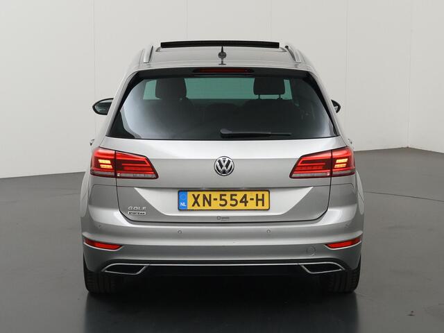 Volkswagen GOLF SPORTSVAN 1.5 TSI ACT Highline Edition | Trekhaak | Panoramadak | ERGO Stoelen | LED | Navigatie | Climate Control | Camera | DAB | Apple Carplay/ Android Auto | Stoelverwarming | Adaptieve Cruise Control |