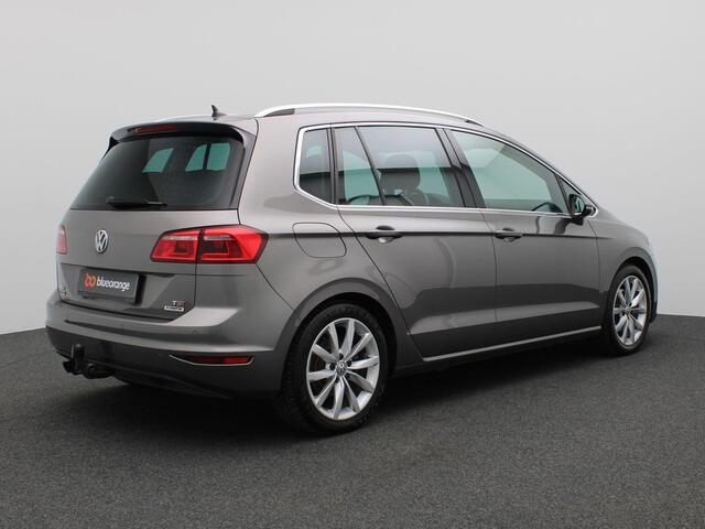 Volkswagen GOLF SPORTSVAN 1.4 TSI Highline 150PK DSG Adaptieve Cruise Controle, Trekhaak, Achteruitrijcamera, Ergo Comfort Stoel, 17" LM Velgen, Navi, Stoelverwarming