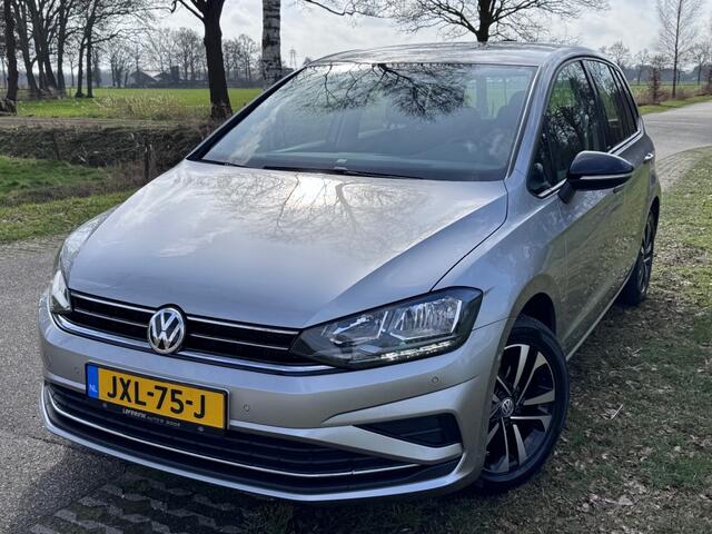 Volkswagen GOLF SPORTSVAN 1.0TSI HIGHLINE / CLIMA / CRUISE / TREKHAAK / 82DKM / RIJKLAAR
