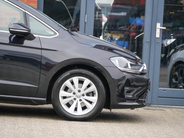 Volkswagen GOLF SPORTSVAN 1.2 TSI 111PK Automaat Highline | TREKHAAK | CAMERA | CARPLAY |