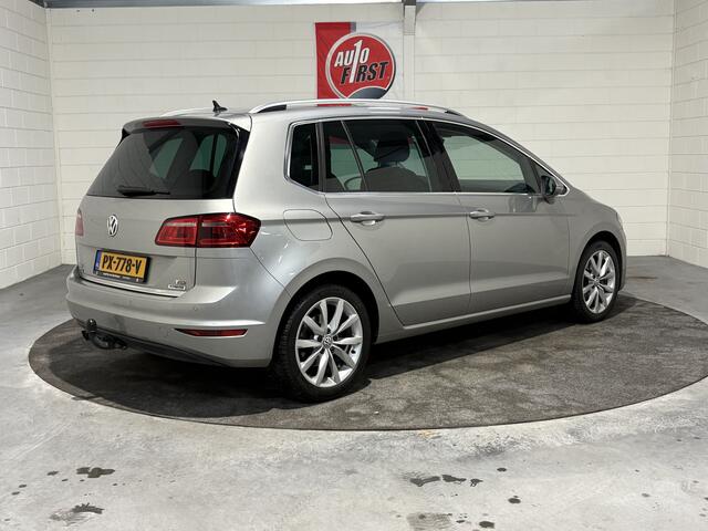 Volkswagen GOLF SPORTSVAN 1.4 TSI Highline, Clima, Cruise, Navigatie, Panoramadak, Trekhaak, Isofix, 17 inch All season, Parkeersensoren voor en achter, Blue tooth