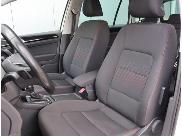 Volkswagen GOLF SPORTSVAN 1.4 TSI Highline Business | Trekhaak | Navigatie