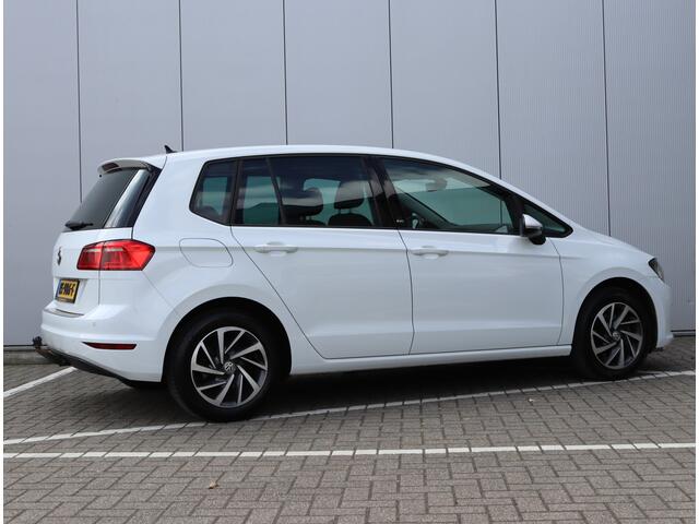 Volkswagen GOLF SPORTSVAN 1.4 TSI Highline Business | Trekhaak | Navigatie