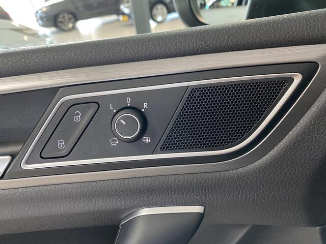 Volkswagen GOLF SPORTSVAN 1.0 TSI Comfortline Navigatie /Airco / Carplay / Camera