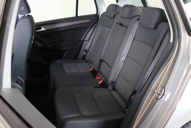 Volkswagen GOLF SPORTSVAN 1.0 TSI Comfortline Apple Carplay/Android Auto, ACC, 16DKM!!, Camera, DAB, Stoelverwarming,