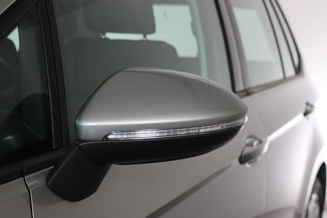 Volkswagen GOLF SPORTSVAN 1.0 TSI Comfortline Apple Carplay/Android Auto, ACC, 16DKM!!, Camera, DAB, Stoelverwarming,