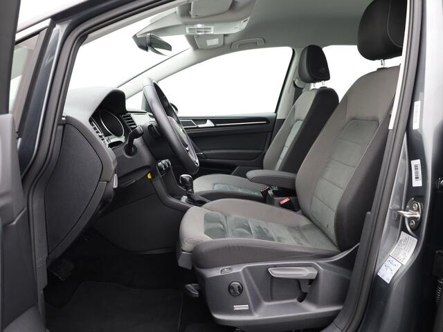 Volkswagen GOLF SPORTSVAN 1.5 TSI ACT Highline Edition | Trekhaak | Camera | Adapt. Cr. | Stoelverw. | Prijs Rijklaar!!