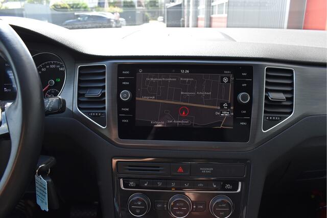 Volkswagen GOLF SPORTSVAN 1.5 TSI ACT Comfortline 130pk Camera, Adaptive cruise, Wegkl. trekhaak, Stoelverwarming, Navi