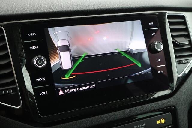 Volkswagen GOLF SPORTSVAN 1.5 TSI ACT 130pk DSG Highline Trekhaak Camera LED Navigatie