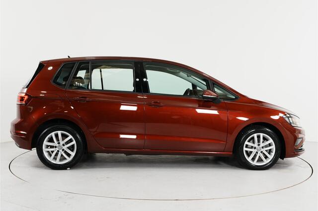 Volkswagen GOLF SPORTSVAN 1.5 TSI ACT Highline | Trekhaak | Camera | Adaptive Cruise |