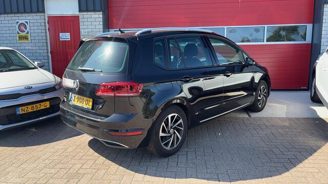 Volkswagen GOLF SPORTSVAN 1.0 TSI Join AUTOMAAT / NAVI / CARPLAY / STOELVERW / STUURVERW / CLIMA / PDC / BLUETOOTH / ACC / DEALER OH