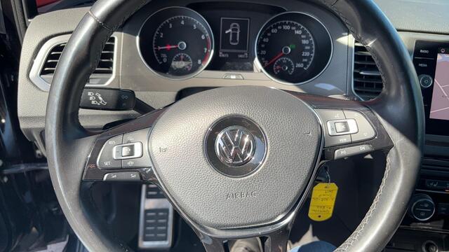 Volkswagen GOLF SPORTSVAN 1.0 TSI Join AUTOMAAT / NAVI / CARPLAY / STOELVERW / STUURVERW / CLIMA / PDC / BLUETOOTH / ACC / DEALER OH