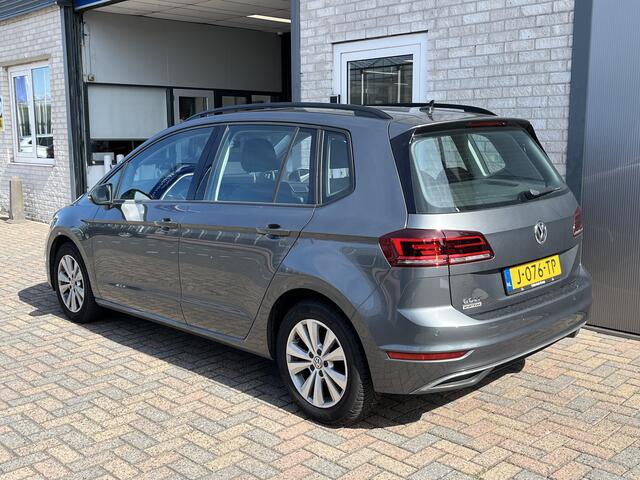 Volkswagen GOLF SPORTSVAN 1.0 TSI Comfortline / ADAPTIVE CRUISE/ APP-CONNECT/ PARKEER SENSOREN V+A/ CAMERA/ STOELVERWARMING/ NAVI/ DAB/ CLIMA/ 16'' LMV