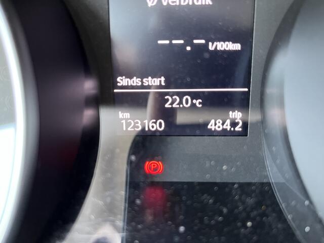 Volkswagen GOLF SPORTSVAN 1.0 TSI Comfortline / ADAPTIVE CRUISE/ APP-CONNECT/ PARKEER SENSOREN V+A/ CAMERA/ STOELVERWARMING/ NAVI/ DAB/ CLIMA/ 16'' LMV