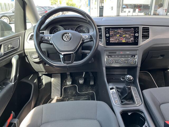 Volkswagen GOLF SPORTSVAN 1.0 TSI Comfortline / ADAPTIVE CRUISE/ APP-CONNECT/ PARKEER SENSOREN V+A/ CAMERA/ STOELVERWARMING/ NAVI/ DAB/ CLIMA/ 16'' LMV