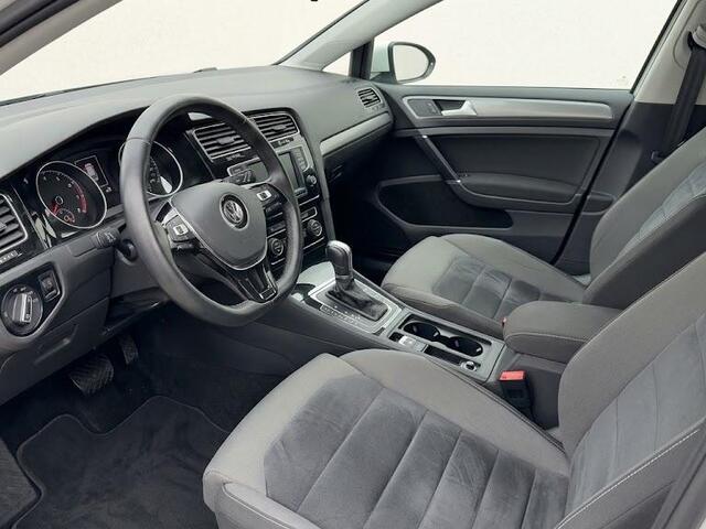 Volkswagen GOLF SPORTSVAN 1.4 TSI Highline 125pk DSG | Parkeercamera | Stoelverwarming en massage | Lichtmetalen velgen | Climatronic