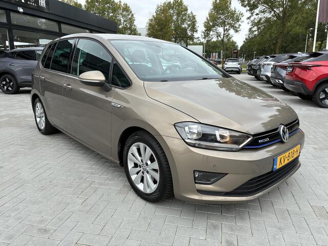 Volkswagen GOLF SPORTSVAN 1.0 TSI Connected Series | Climate control | Navigatie | Elektrisch Pakket | Camera | Parkpilot | Cruise control | LM-Velgen