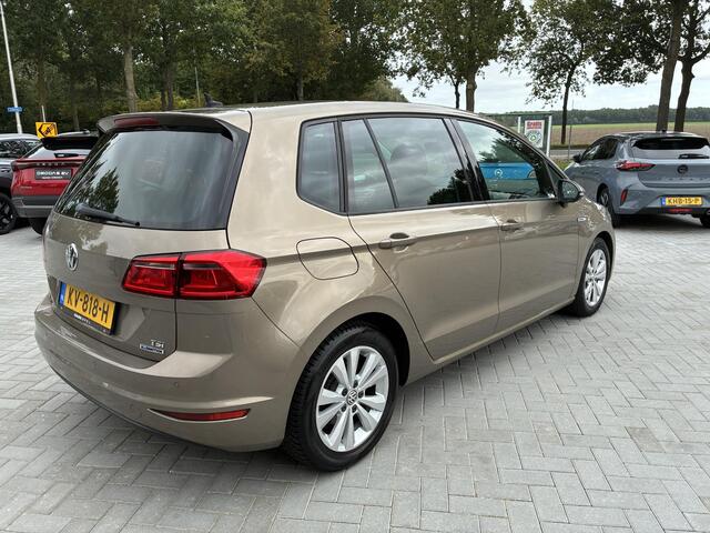 Volkswagen GOLF SPORTSVAN 1.0 TSI Connected Series | Climate control | Navigatie | Elektrisch Pakket | Camera | Parkpilot | Cruise control | LM-Velgen