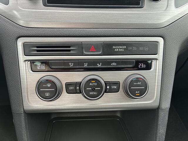 Volkswagen GOLF SPORTSVAN 1.0 TSI Connected Series | Climate control | Navigatie | Elektrisch Pakket | Camera | Parkpilot | Cruise control | LM-Velgen