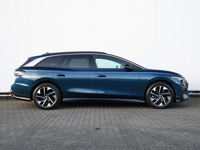 Volkswagen ID ID.7 Tourer Pro S Business 86 kWh | Trekhaak | Matrix verlichting | Discover Pro | Elektrische Kofferklep |