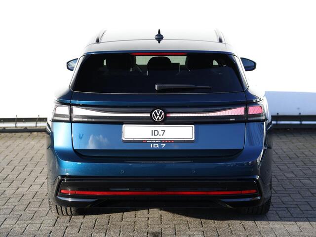 Volkswagen ID ID.7 Tourer Pro S Business 86 kWh | Trekhaak | Matrix verlichting | Discover Pro | Elektrische Kofferklep |
