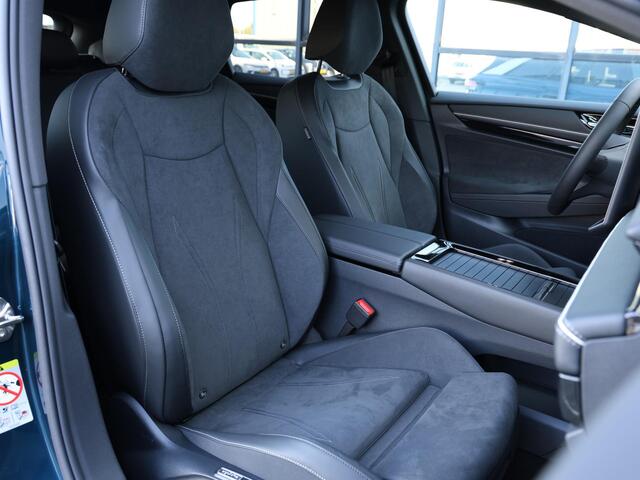 Volkswagen ID ID.7 Tourer Pro S Business 86 kWh | Trekhaak | Matrix verlichting | Discover Pro | Elektrische Kofferklep |