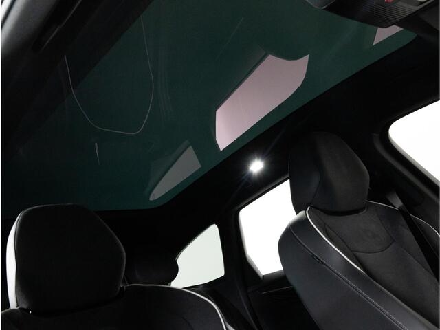 Volkswagen ID ID.7 Tourer Pro Business 77 kWh 286 PK | Panoramadak | Stoelverwarming- & koeling | Trekhaak | Harman Kardon |