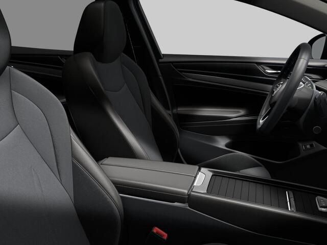 Volkswagen ID ID.7 Tourer Pro Business 77 kWh 286 PK | Trekhaak | 20" Lmv | 360 Camera | Stuur & Stoelverwarming | Head-Up