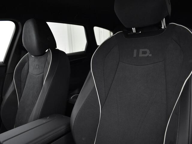 Volkswagen ID ID.7 Pro Business 77 kWh accu, 286 pk · Interieur pakket plus in donkergrijs met zwart ·