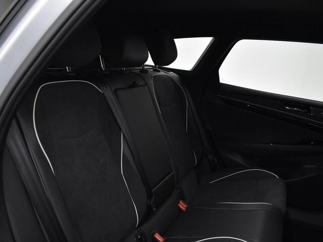 Volkswagen ID ID.7 Pro Business 77 kWh accu, 286 pk · Interieur pakket plus in donkergrijs met zwart ·