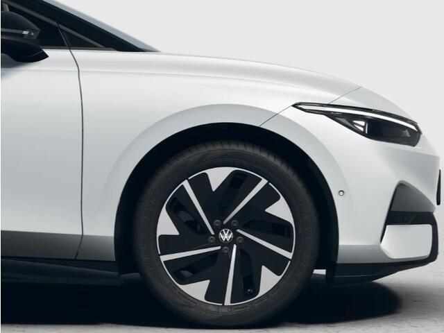 Volkswagen ID ID.7 Pro Limited Edition 77 kWh accu 286 PK · Draadloze telefoonlader · 360 camera · verwarmde voorstoelen · Trekhaak inklapbaar, met elektrische ontgrendeling ·