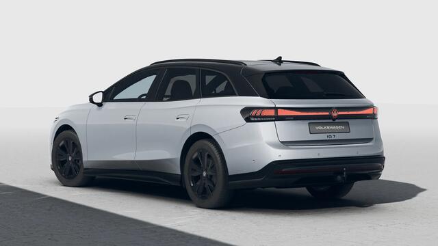 Volkswagen ID ID.7 Tourer Pro Limited Edition | Achterbank in ongelijke delen neerklapbaar incl. middenarmsteun en doorlaadmogelijkheid | Afstandscontrolesysteem (Front Assist), met voetgangers- en fietsersherkenning | Airconditioning automatisch, 2-zone (Climatronic)