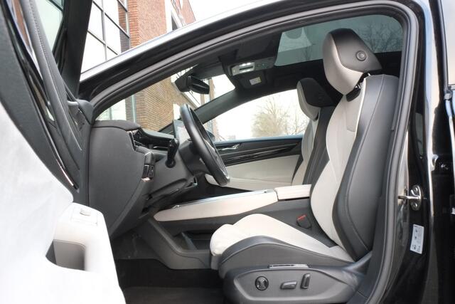 Volkswagen ID ID.7 Tourer 1st Edition 77 kWh Warmtepomp, Panoramadak, Trekhaak, Head-up display, El stoelen, 360° Camera